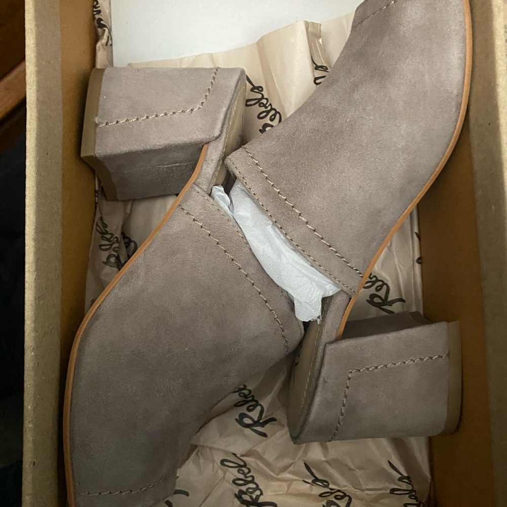 Rebels Tan Mules with Suede Finish